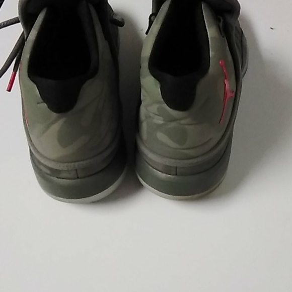 Jordans - Picture 4 of 5